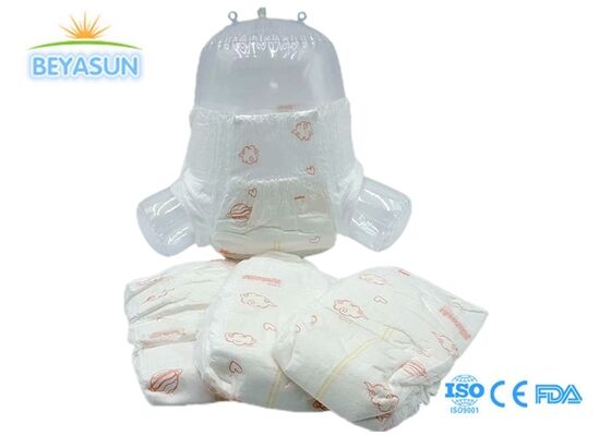 Couches de haute qualité pour bébés hydratent la peau, préviennent les irritations pendant le port prolongé avec couches pour bébés avec logo personnalisé